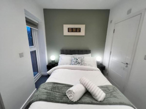 Spacious 3 Bed Apt in N3, Near Alexandra Palace